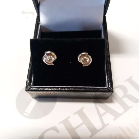 18CT WHITE GOLD TWIST STUD EARRINGS SET WITH NATURAL DIAMONDS