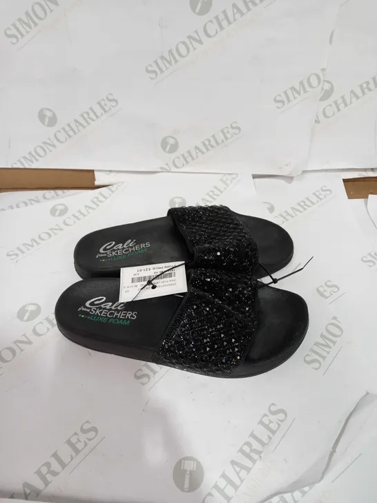 SKECHERS POP UPS SLIDE SANDAL - SIZE UK 5