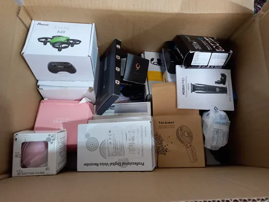 BOX OF APPROX 15 ASSORTED ITEMS TO INCLUDE - LED FLASH CAT BALL - LUMIMAN PROLIGHT BULB - POTENSIC FIREFLY A20 ECT