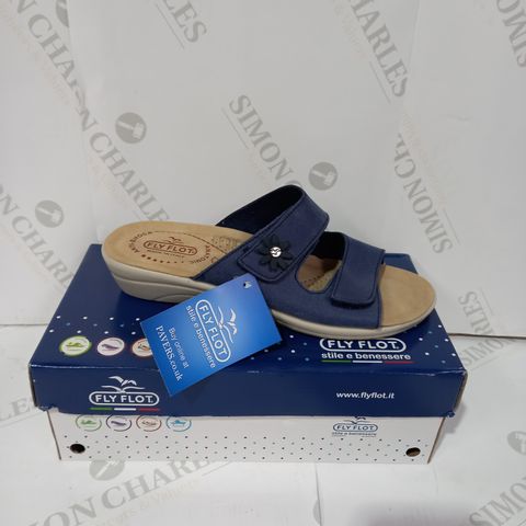 BOXED PAIR OF FLYFLOT SANDALS SIZE 38