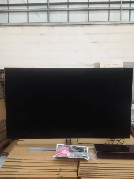 BOXED 55" SAMSUNG OLED TV WITH DIGIBOX 