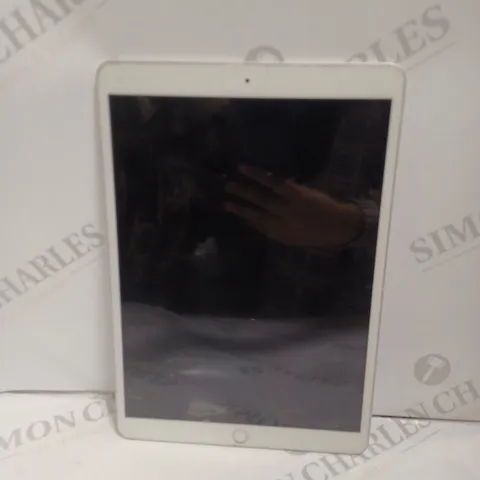 APPLE IPAD AIR A2152 IN SLIVER