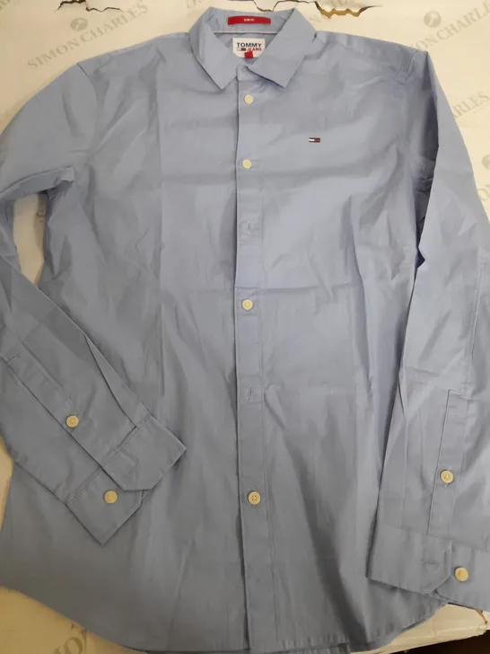 TOMMY JEANS LIGHT BLUE SLIM FIT SHIRT - MEDIUM