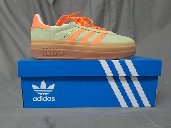 BOXED PAIR OF ADIDAS GAZELLE BOLD W SHOES IN GREEN/NEON ORANGE UK SIZE 6