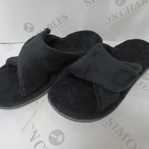 VIONIC INDULGE RELAX SLIPPERS BLACK SIZE 6