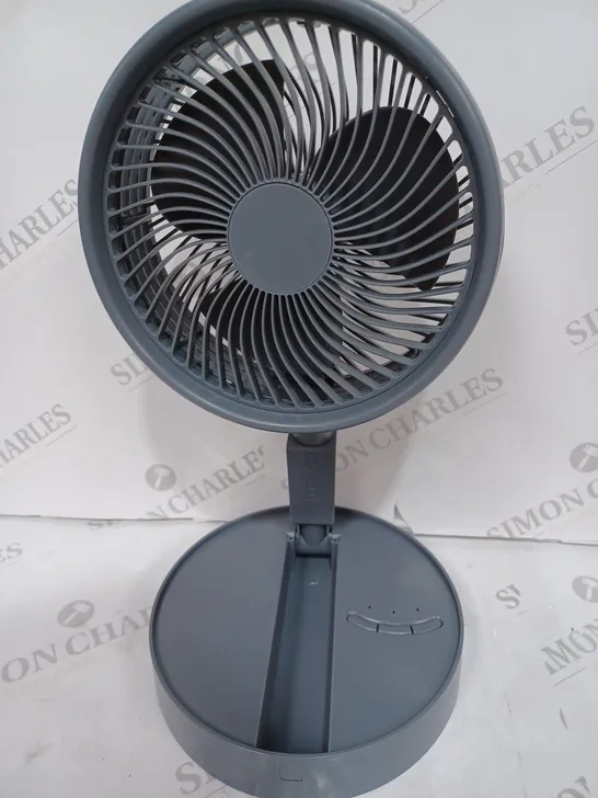 BELL & HOWELL RECHARGEABLE EXTENDABLE DESK & FLOOR FAN, GREY