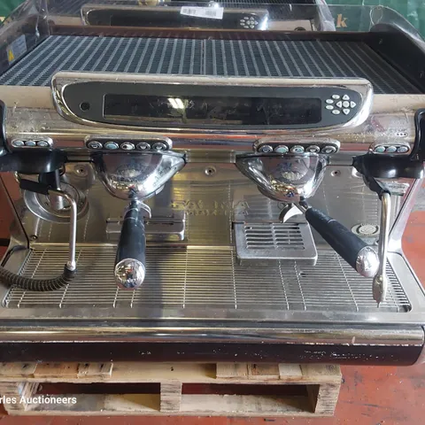 TRADITIONAL FAEMA EMBLEMA COFFEE MACHINE