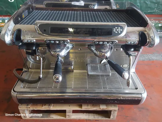 TRADITIONAL FAEMA EMBLEMA COFFEE MACHINE