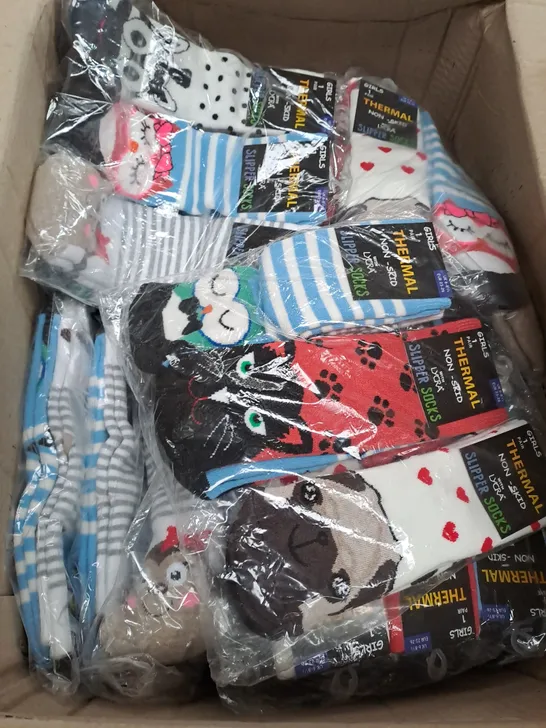 BOX OF APPROX 30 ASSORTED THERMAL SOCKS - SIZES VARY 