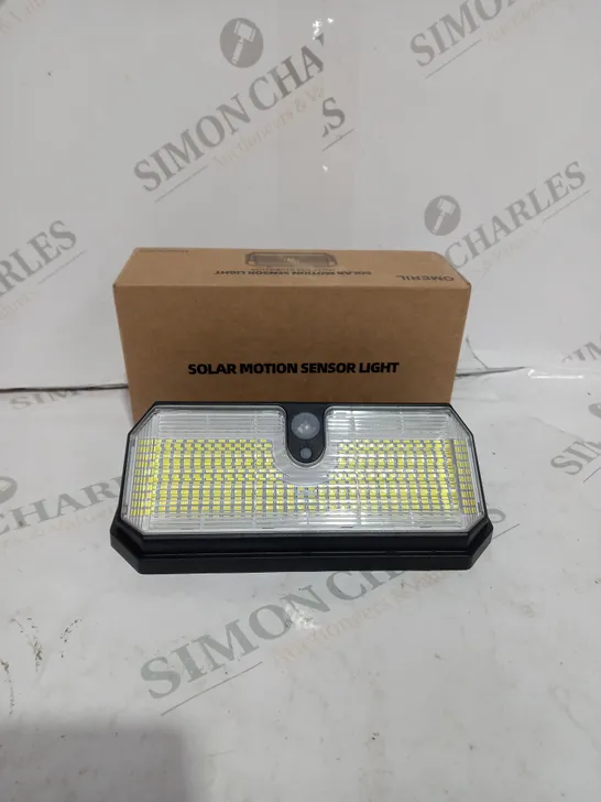 BOXED SOLAR MOTION SENSOR LIGHT 