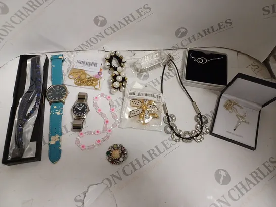 APPROXIMATELY 30 ASSORTED JEWELLERY PRODUCTS TO CONTAIN NECKLACES, WATCHES, BRACELETS ETC 