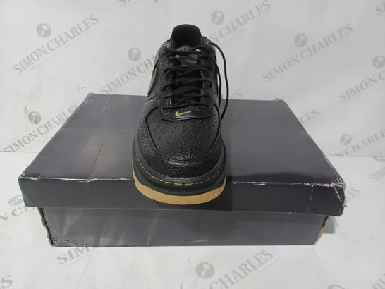 BOXED PAIR OF NIKE AIR FORCE 1 LUXE SHOES IN BLACK UK SIZE 9