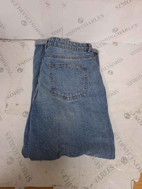 WOMENS RIPPED MOM JEANS SIZE 16