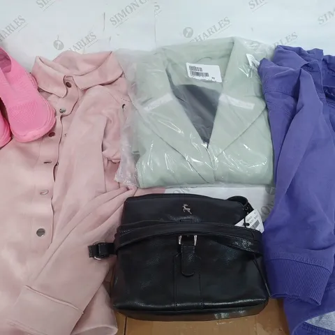 BOX OF APPROX 25 ASSORTED CLOTHING ITEMS TO INCLUDE - DUNE LONDON PINK SLIDE ON SHOES - CENTI GRADE COAT - D & CO DENIM JACKET ECT