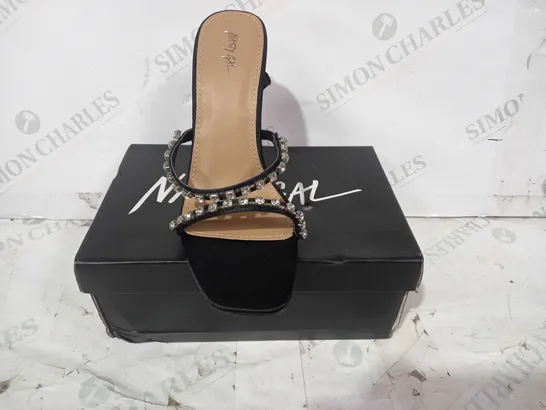 BOXED PAIR OF NASTY GAL OPEN TOE CLEAR BLOCK HEELED SANDALS IN BLACK UK SIZE 6