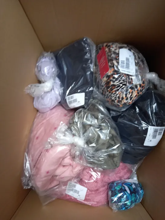 BOX OF APPROXIMATELY 12 ASSORTED CLOTHING ITEMS TO INCLUDE LOUNGE SET, CARDIGAN, JUMPER ETC