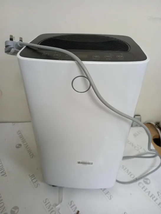 OUTLET 12L DEHUMIDIFIER WITH 2L WATER TANK AND TIMER