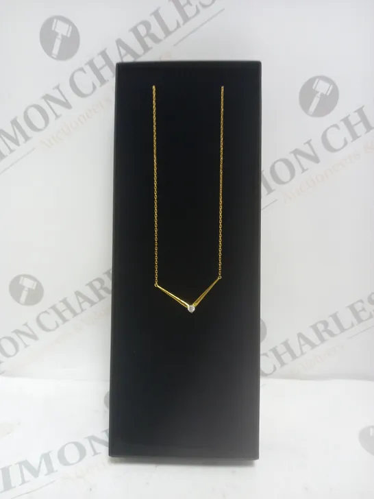 CHLOE POLO STONE PENDANT CHAIN LINK NECKLACE 