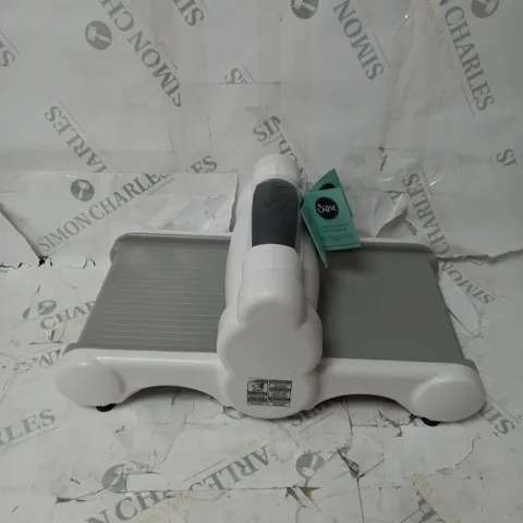 SIZZIX BIG SHOT MANUAL SHAPE CUTTING AND EMBOSSING MACHINE