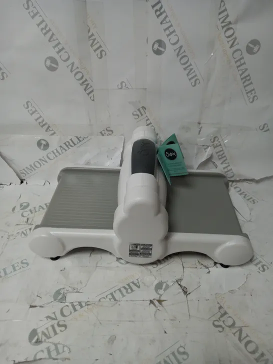 SIZZIX BIG SHOT MANUAL SHAPE CUTTING AND EMBOSSING MACHINE