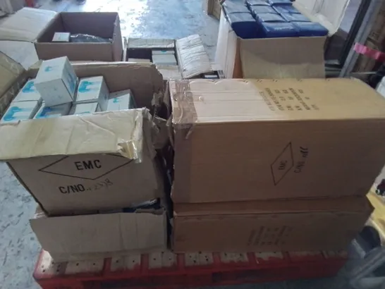 PALLET CONTAINING 10 MULTIPACK BOXES OF ASSORTED LIGHTING ITEMS TO INCLUDE EMCOLITE DOWNLIGHTS AND RISEN LITE LED MINI LIGHTS