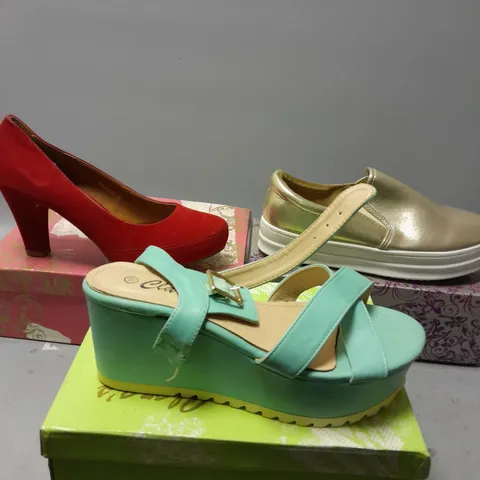 APPROXIMATELY 10 BOXED CLARAS SHOES IN VARIOUS SIZES, STYLES AND COLOURS