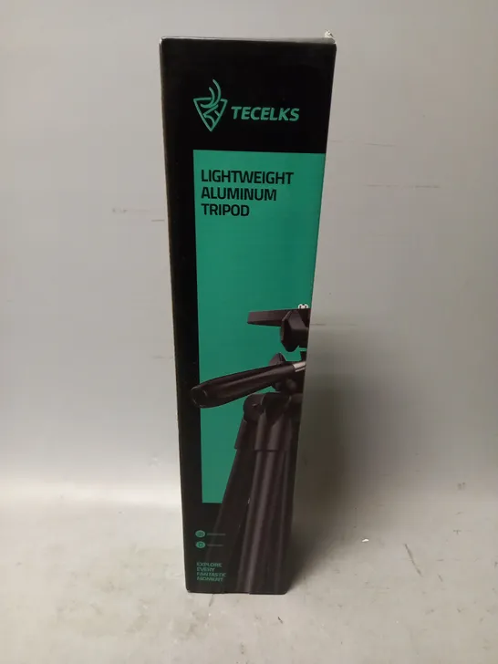 BOXED TECELKS LIGHT WEIGHT ALIMINUM TRIPOD