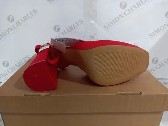 BOXED STRADIVARIUS SATIN PLATFORM IN RED - UK 7 