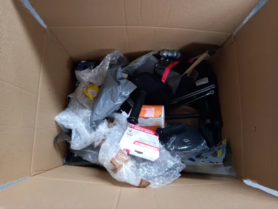 BOX OF APPROX 30 ASSORTED ITEMS INCLUDING BRAKE PADS, UNIVERSAL CAR HOLDER AND STRUTS