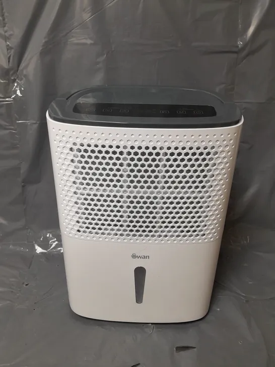 SWAN 10-LITRE DEHUMIDIFIER - WHITE RRP £99.99