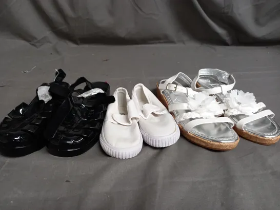 APPROXIMATELY 13 ASSORTED KIDS PAIRS OF SHOES IN VARIOUS COLOURS, STYLES, AND SIZES