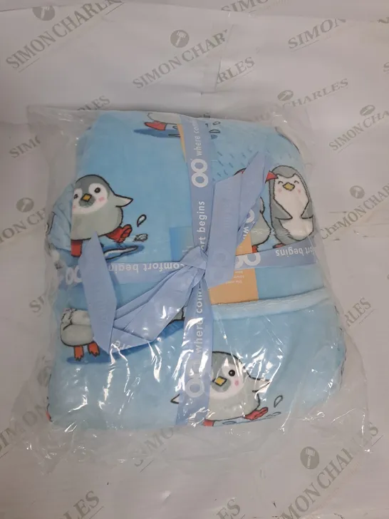 OODIE HOODED OVERSIZED BLANKET - PENGUIN PATERN