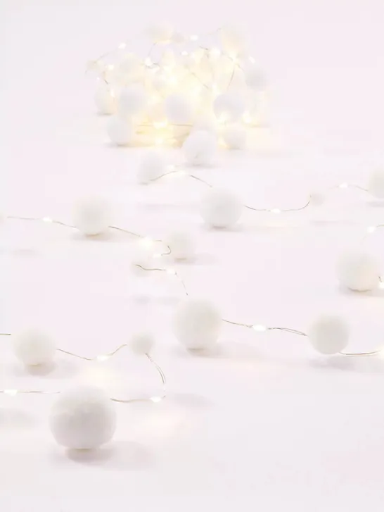 100 LED SNOWBALL LIGHT GARLAND CHRISTMAS DECORATION