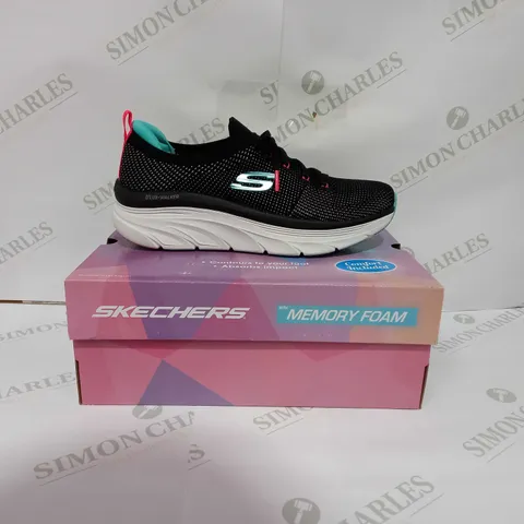 SKECHERS MEMORY FOAM FASHION FIT - UK 6