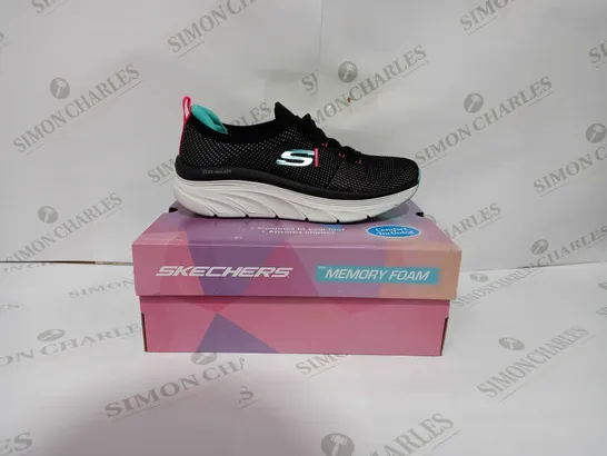 SKECHERS MEMORY FOAM FASHION FIT - UK 6