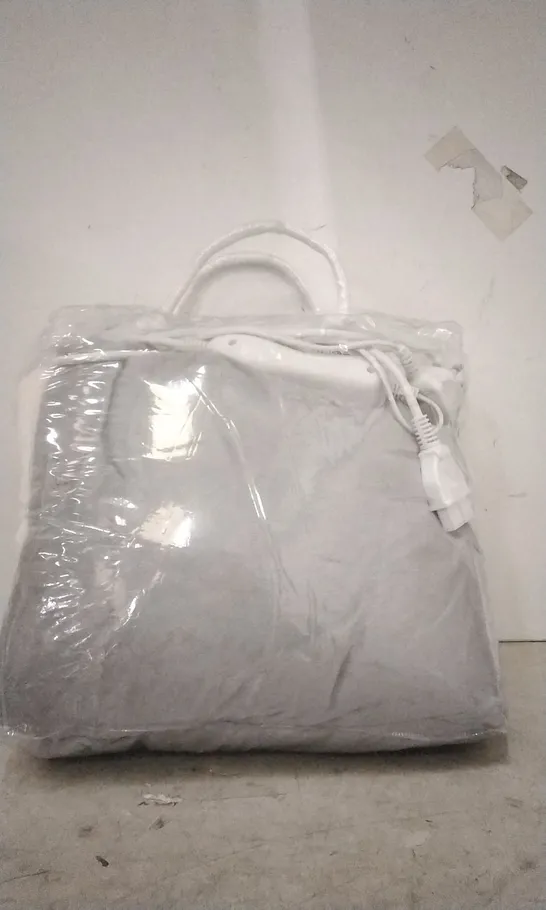 (FAULTY) PACKAGED SUPER POLAR GREY FLEECE 160 X 120 CM BLANKET