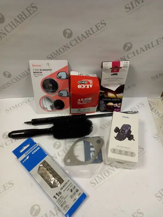 BOX OF APPROXIMATELY 15 ASSORTED VEHICULAR PARTS AND ACCESSORIES TO INCLUDE BLIND SPOT MIRROR, OIL FILTER, SHIMANO BICYCLE CHAIN ETC 