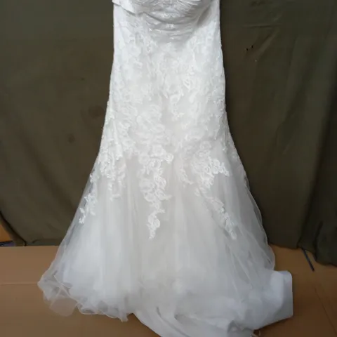 BERKETEX VINTAGE LACE EMBELLISHED WEDDING DRESS - 16