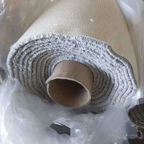ROLL OF QUALITY EC HEARTLAND FRANKLEY CARPET // SIZE: APPROX 5 X 7.7m
