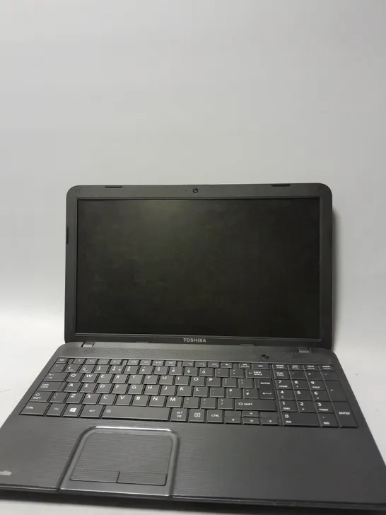 TOSHIBA SATELLITE C850-1MC	15 INCH PENTIUM B960 2.20GHZ