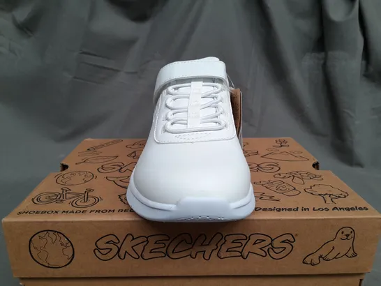 BOXED SKECHERS WHITE VELCRO TRAINERS - UK KIDS 3