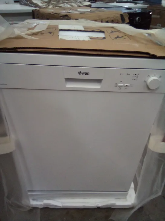 SWAN WHITE FULL SIZE FREESTANDING DISHWASHER SDW2025W