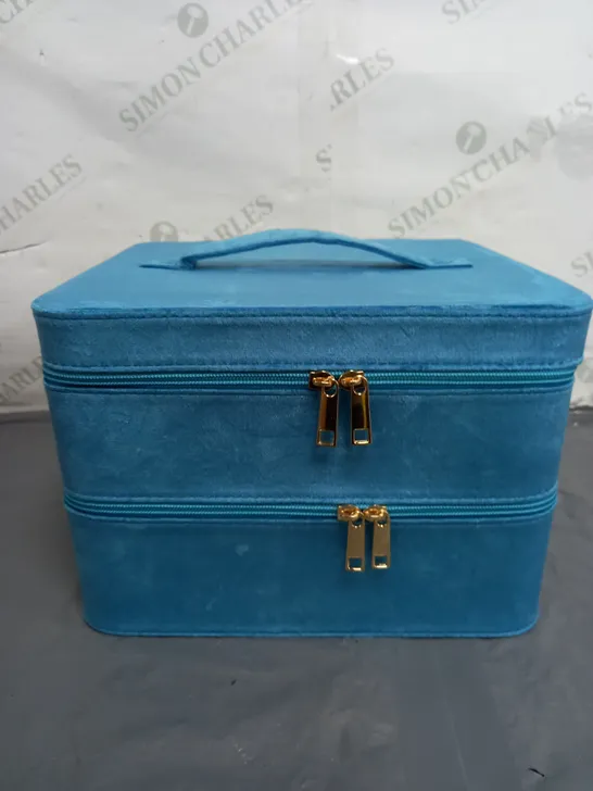 BOXED BUNDLEBERRY BY AMANDA HOLDEN VANITY STORAGE CASE - BLUE