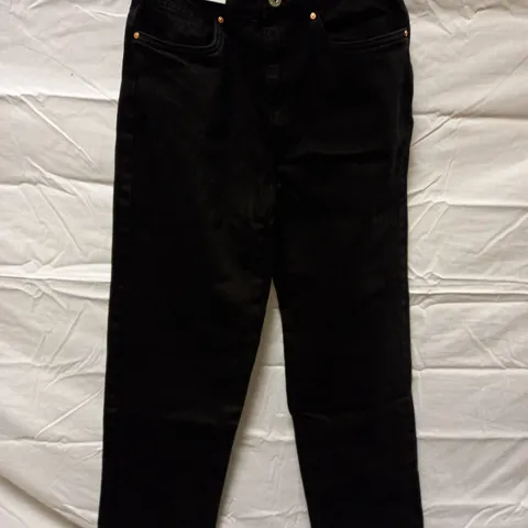 BOX OF APPROX 22 BRAND NEW COTTON:ON LONG STRAIGHT JEANS - BLACK SIZE AUS 6