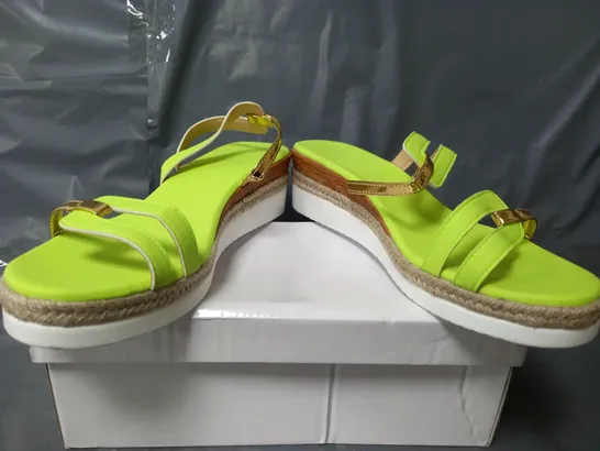 BOXED PAIR OF OPEN TOE RAISED SANDAL SHOES IN LIME GREEN - SIZE 42