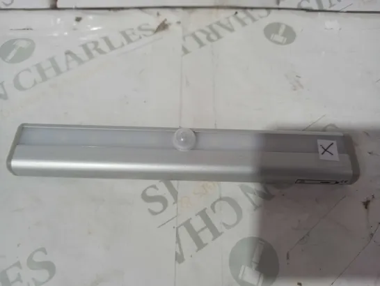 PAIR OF ADHESIVE LIGHT BARS 