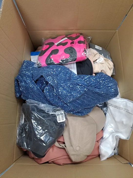 BOX OF APPROX. 40 ASSORTED CHILDRENS CLOTHING VARYING IN SIZE/COLOUR/STYLE TO INCLUDE:  TOPS, JEANS, JUMPERS