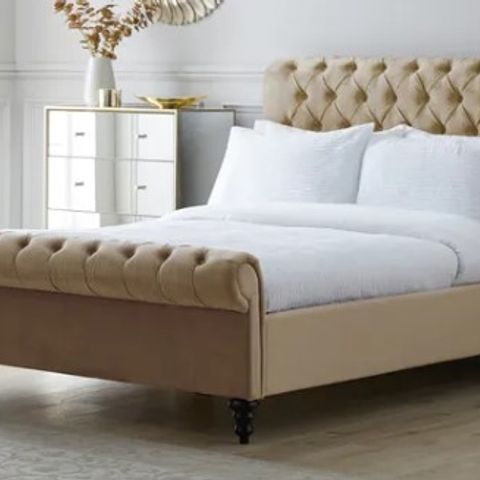 BOXED 4'6 CLASSIC CHESTERFIELD BED TAUPE (3 BOXES)