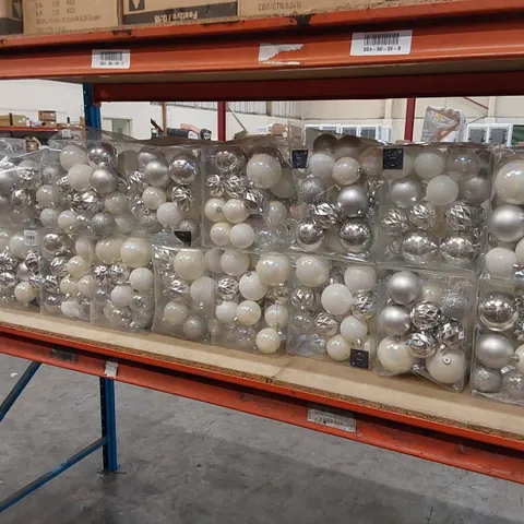 LOT OF APPROXIMATELY 17X 30PCS BRAND NEW CHRISTMAS BAUBLES (17 ITEMS)