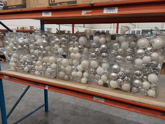 LOT OF APPROXIMATELY 17X 30PCS BRAND NEW CHRISTMAS BAUBLES (17 ITEMS)